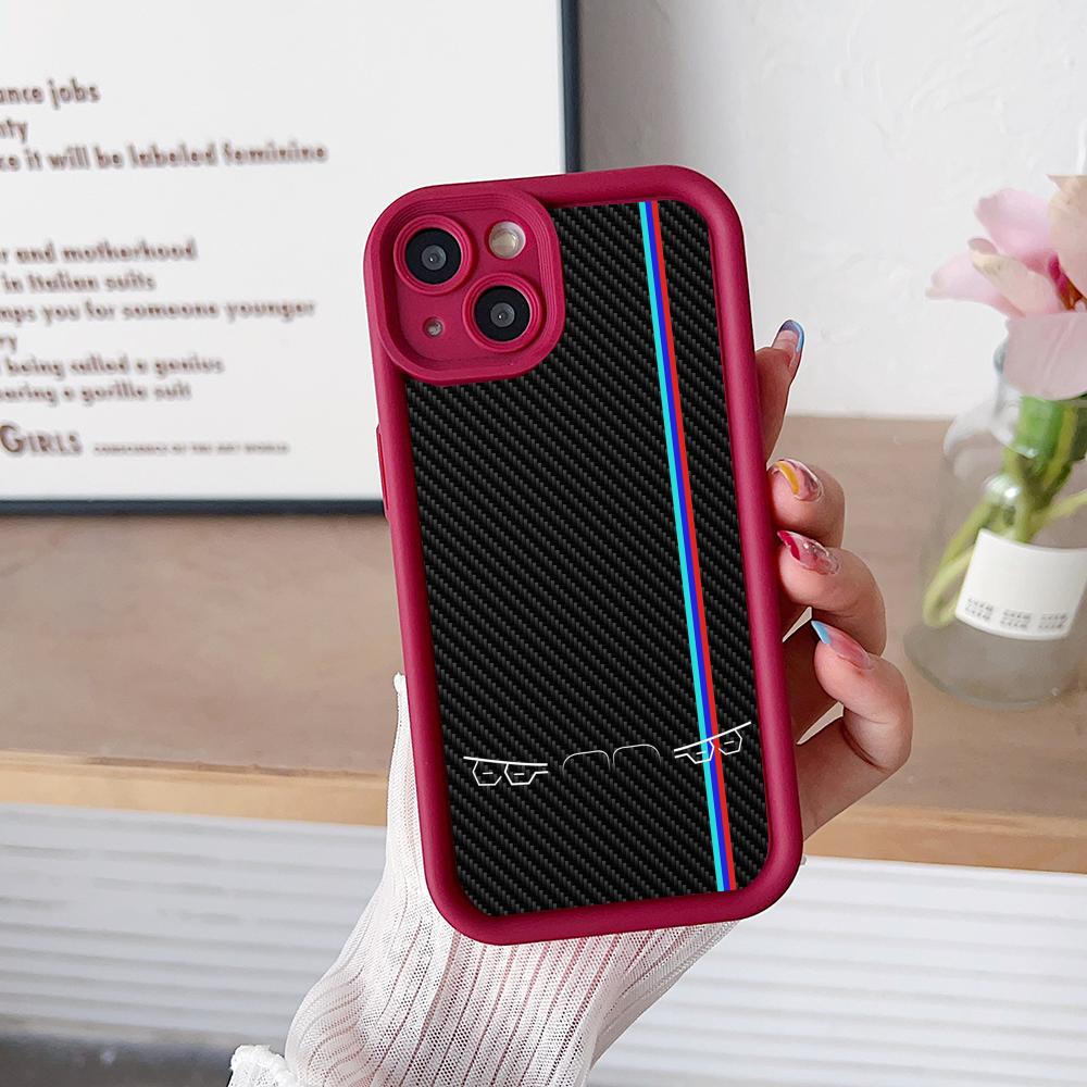 Cover posteriore opaca in carb - Apple Iphone 16 recensione e prezzo